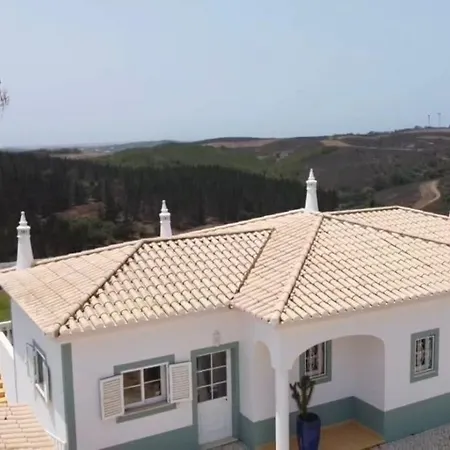 Villa Stunning With Private Pool & View, Near Beach Vila do Bispo