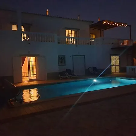 Villa Stunning With Private Pool & View, Near Beach *