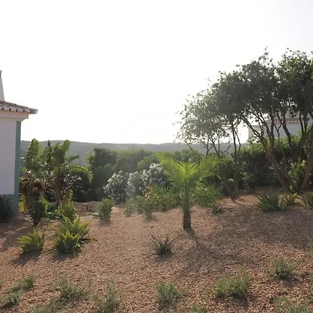 Stunning With Private Pool & View, Near Beach *